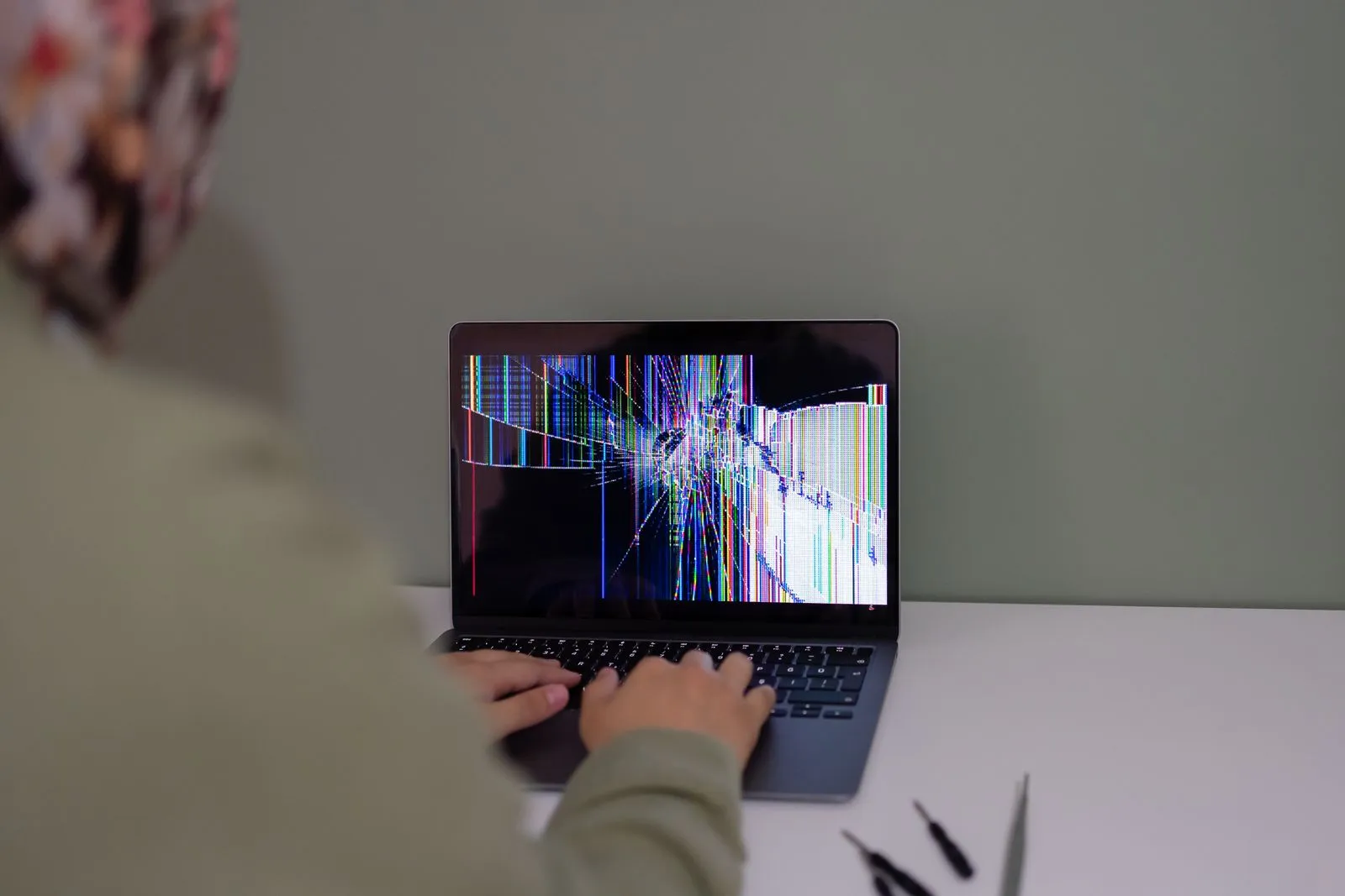 Laptop Screen Repair: What to Expect